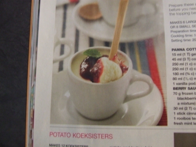 Panna Cotta cups with Berry sauce de Forbidden - Recipefy