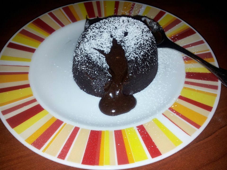 TORTINO DI CIOCCOLATO DAL CUORE FONDENTE di clementina zambrini - Recipefy