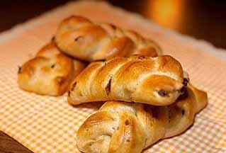 panini e treccine al latte con uva passa de iacovit (Antonio ) - Recipefy