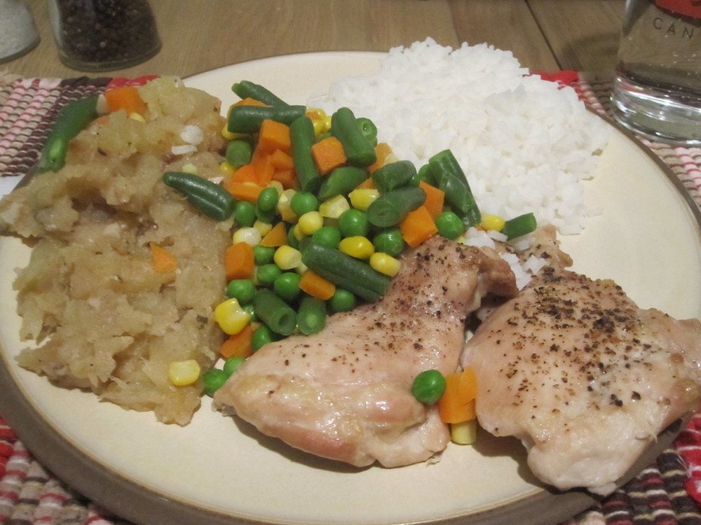 Chicken Thighs with Roasted Apples and Garlic di Michelle - Recipefy