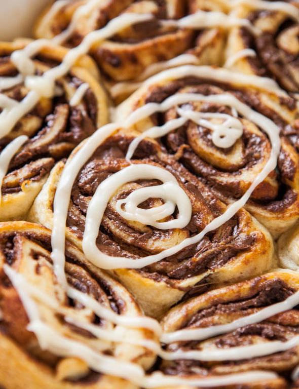 Nutella Cinnamon Rolls with Vanilla Glaze of Azzrinna Kadri - Recipefy