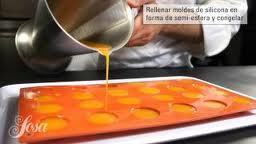 Esfera de mango y campari, núcleo o falsa yema of EDUARDO DEL ROSAL BARRANQUERO - Recipefy