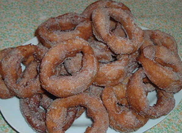Roscos fritos of EDUARDO DEL ROSAL BARRANQUERO - Recipefy