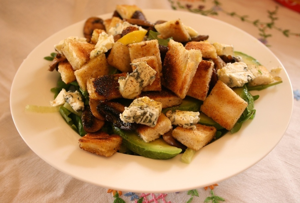 Mushroom and Dolcelatte Salad  of Sarah Holmes - Recipefy