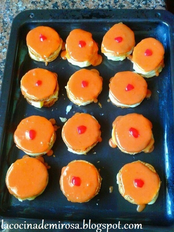 PASTELES GLASEADOS DE CREMA CON HOJALDRE. of Cicerone Alexandru - Recipefy