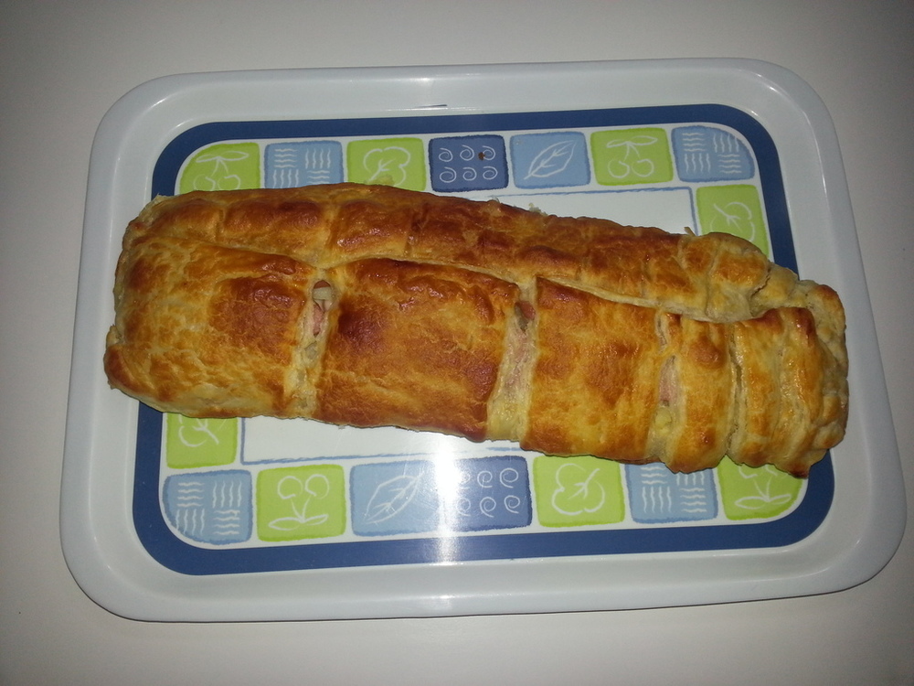 PIZZA PATATE, WURSTEL E MOZZARELLA of clementina zambrini - Recipefy