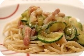 Pasta con zucchine, bacon e Philadelphia di Giorgia - Recipefy