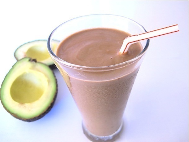 Chocolate Avocado Milkshake de Helen Snowdon - Recipefy