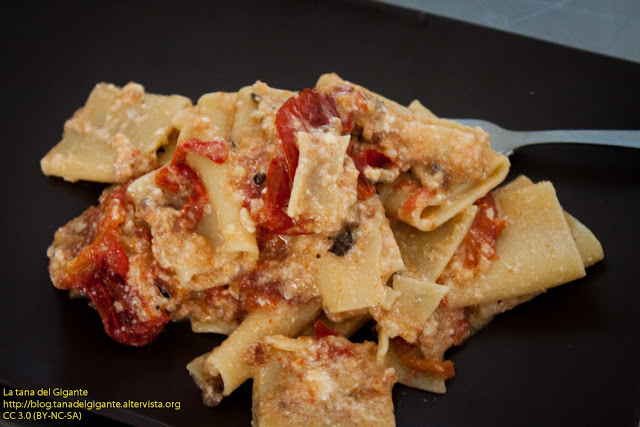 Paccheri con ricotta e pomodori gratinati di Il Gigante - Recipefy