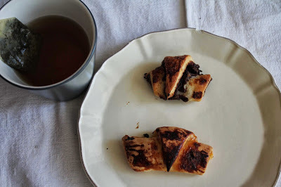 Galletas rugelachs o mini cruasán con relleno de chocolate y albaricoque of Angie q - Recipefy