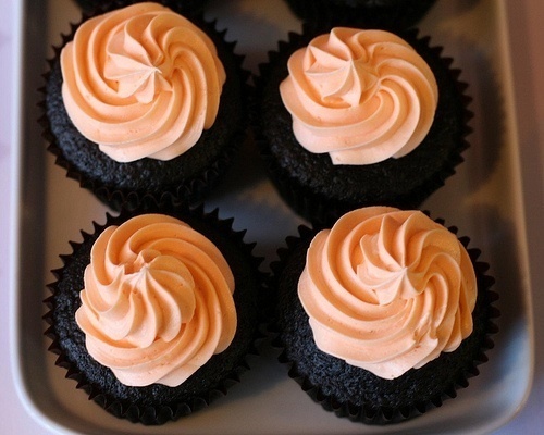 Cupcake al cioccolato fondente ripieno di crema all’arancia of Giorgia - Recipefy
