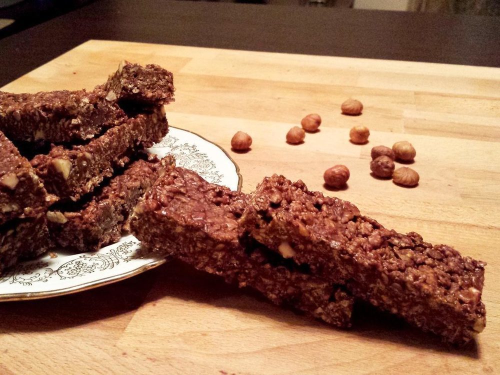 Barrette ai cereali con nocciole e cioccolato de Le Ricette di Lara - Recipefy