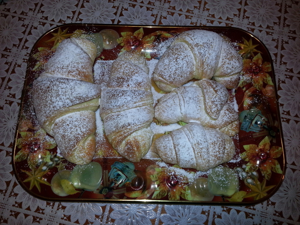 CORNETTI SFOGLIATI MA NON TROPPO di clementina zambrini - Recipefy