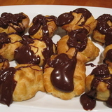 Http-upload-wikimedia-org-wikipedia-commons-d-df-profiteroles_with_chocolate_sauce-_february_2010-jpg