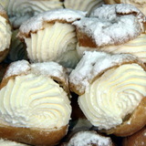 6964090048_http-upload-wikimedia-org-wikipedia-commons-5-53-bocaditos_de_crema-pasteles-jpg%7d