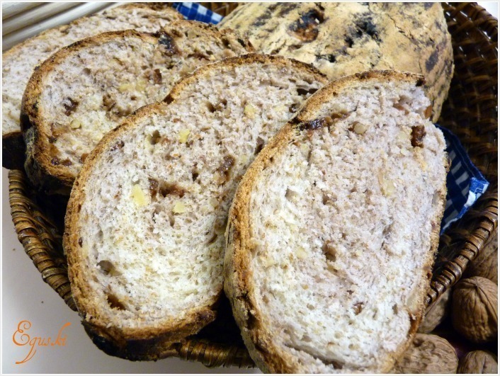 PAN DE TRIGO, CENTENO, PASAS Y NUECES de monica - Recipefy