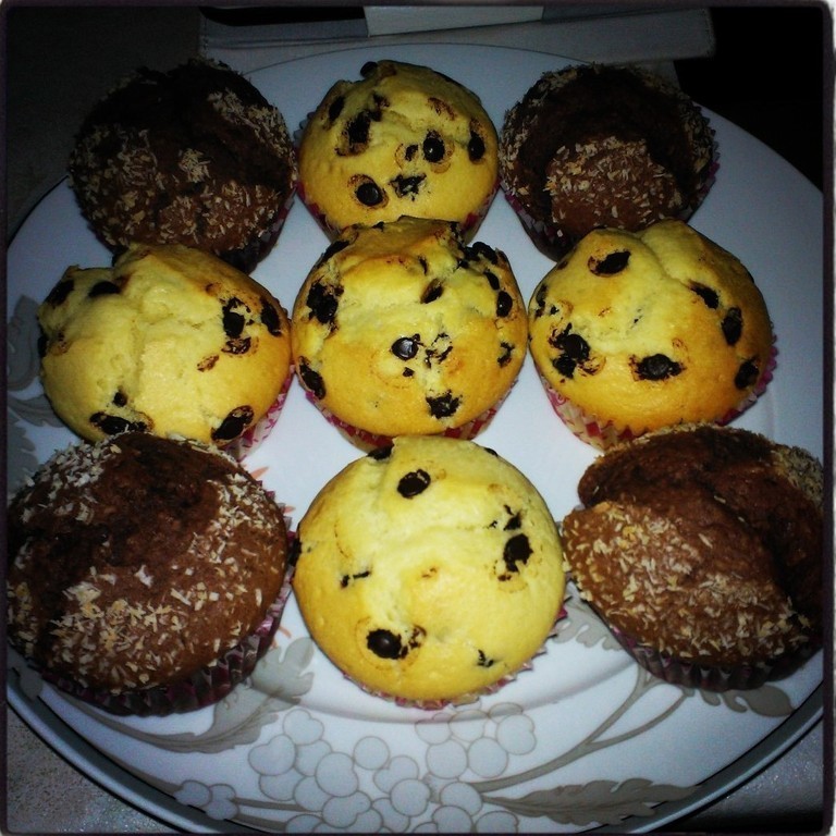 Muffin con gocce di cioccolato e al cacao e cocco of MSerLil - Recipefy