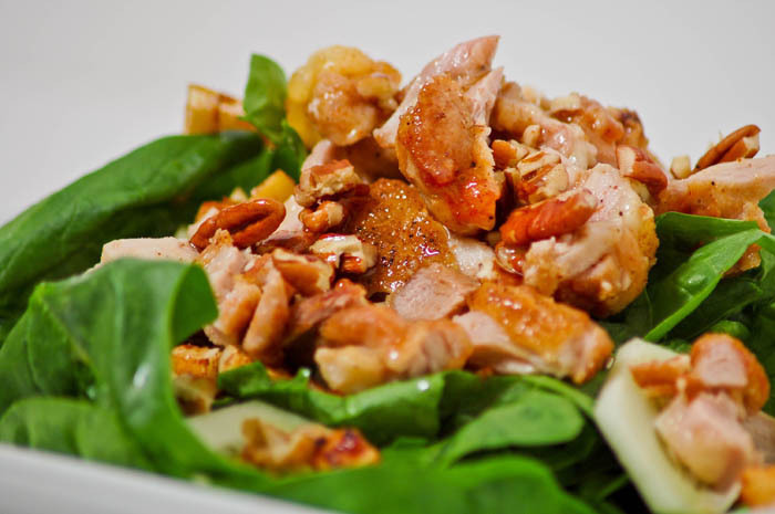 Prepare Chicken and Baby Spinach with Raspberry-Balsamic Vinaigrette di Sonoma Farm - Recipefy