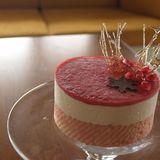 Http-upload-wikimedia-org-wikipedia-commons-4-4b-eggnog_mousse_cake_with_almond_dacquoise-jpg
