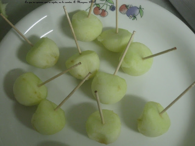 Bolas de manzana con licor de melocotón. de Jesus Molina - Recipefy
