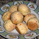 7443708957_http-upload-wikimedia-org-wikipedia-commons-e-e9-pao_de_queijo-jpg%7d