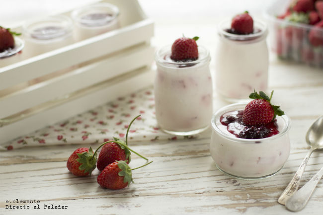 Postre de yogur con fresas de Angel Romero - Recipefy