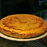 2078167912_http-upload-wikimedia-org-wikipedia-commons-e-e5-tortilla_espanola-2011-jpg%7d