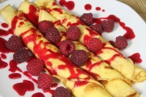 Quick and Delicious Gluten-Free Crepes with Raspberry Sauce de Miranda Jade Turbin - Recipefy