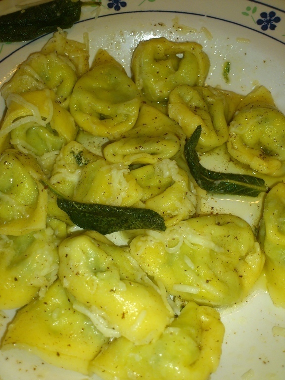 Omaka iz žajbla in masla za testenine di urshy - Recipefy