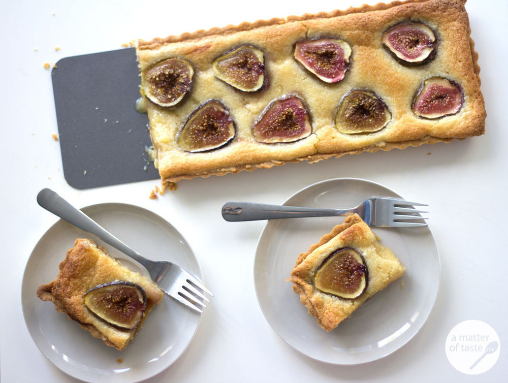 Pita s figami in mandljevo kremo di urshy - Recipefy