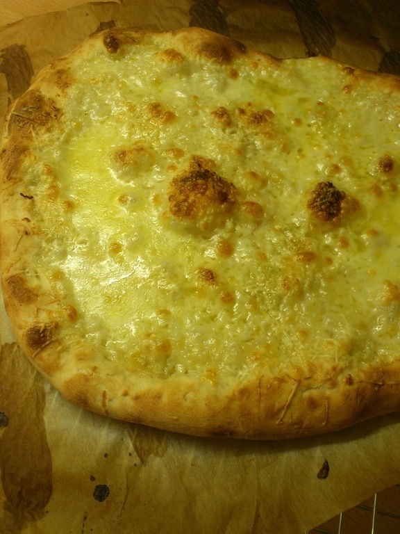 Cheesy garlic pizza di urshy - Recipefy