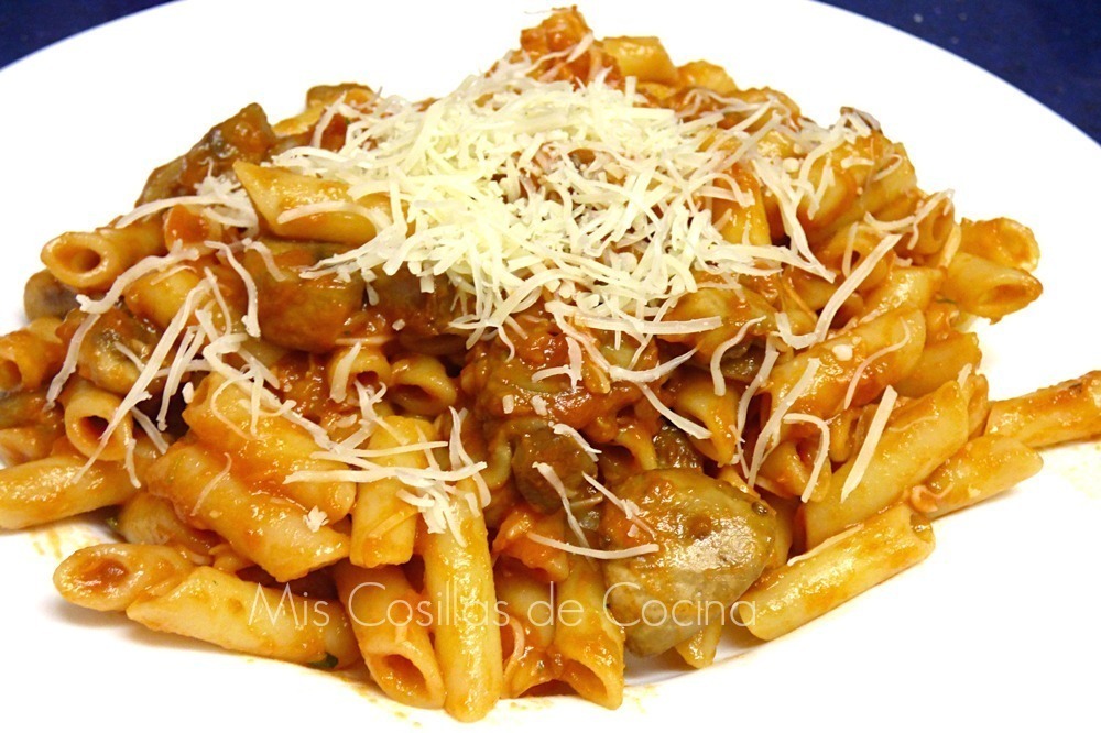 Macarrones con berenjena y champiñones de Brenda Paola - Recipefy