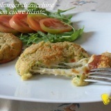 Hamburger-di-zucchine-con-cuore-filante-ricetta-al-forno-il-chicco-di-mais-jpg_8815171