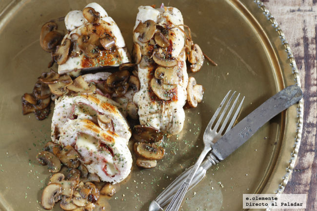 Rollitos de pollo y provolone con salsa de champiñones portobello de Angel Romero - Recipefy