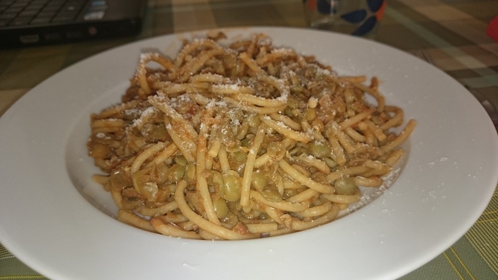 Pasta con salsa di pomodoro e lenticchie of ArtificialGem - Recipefy