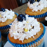Blueberried_lemon_poppyseed_vegan_cup_cakes_%283334951541%29