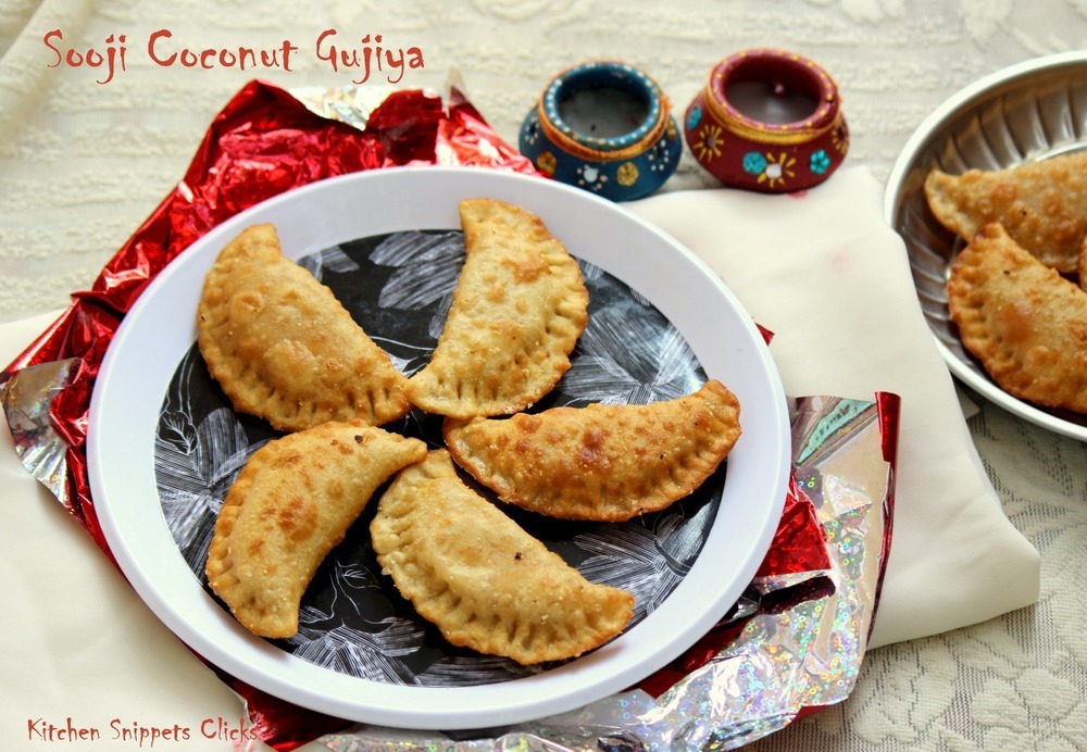 Sooji Coconut Gujiya di Kitchen Snippets - Recipefy
