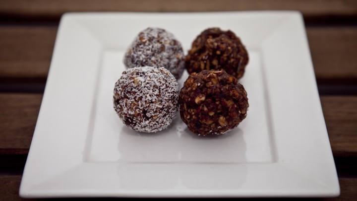 Chocolate Protein Balls de Sweeter Life Club - Recipefy