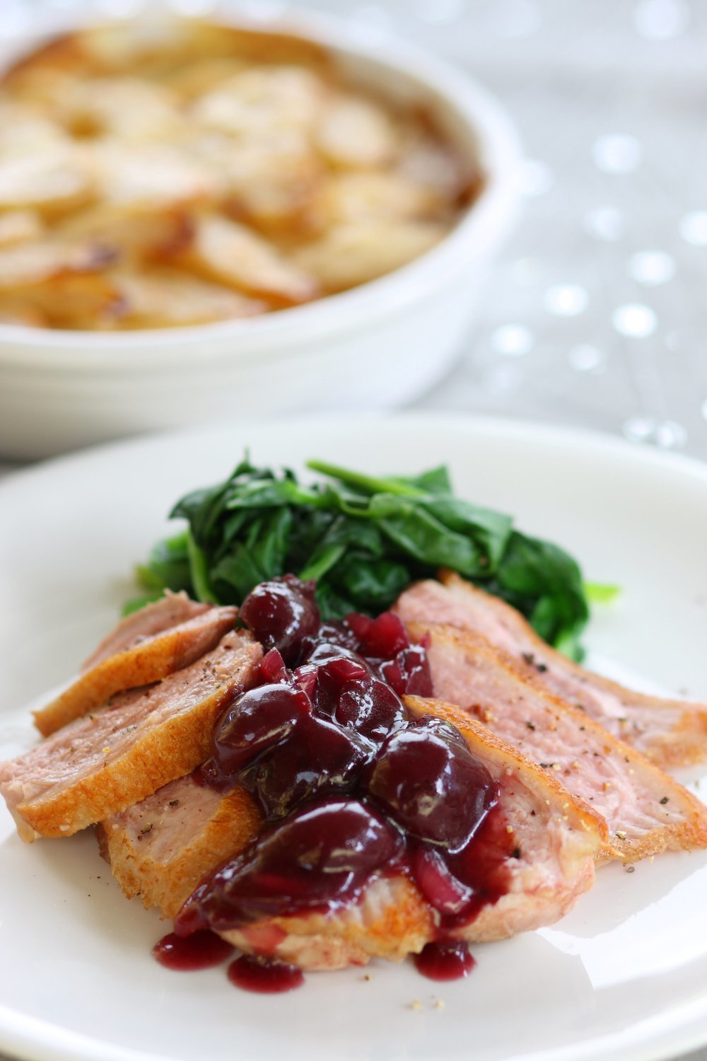 Canned Food UK's Roast Duck Breast with Cherry Sauce de Emma Hall - Recipefy
