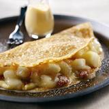 Apple%20pancakes%20with%20toffee%20and%20custard