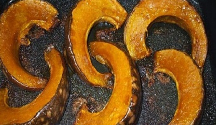 Balsamic Baked Pumpkin with Pine Nuts di Sweeter Life Club - Recipefy