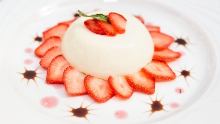 Balsamic Strawberries of Sweeter Life Club - Recipefy