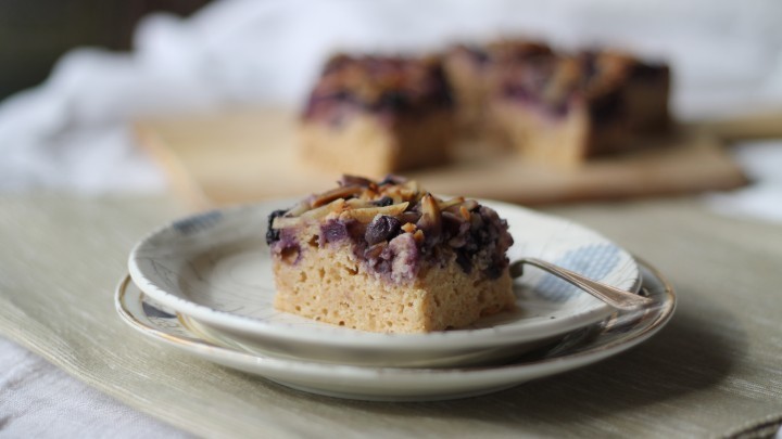 Blueberry Yoghurt Cake with Almonds of Sweeter Life Club - Recipefy