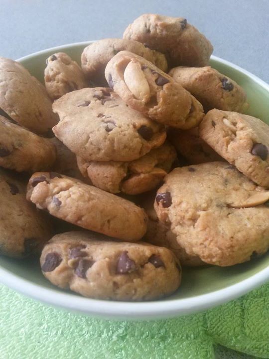 Cookies alle arachidi e gocce di cioccolato of Valentina - Recipefy