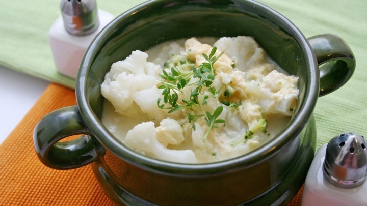 Club Cheese and Cauliflower and Leek Soup de Sweeter Life Club - Recipefy