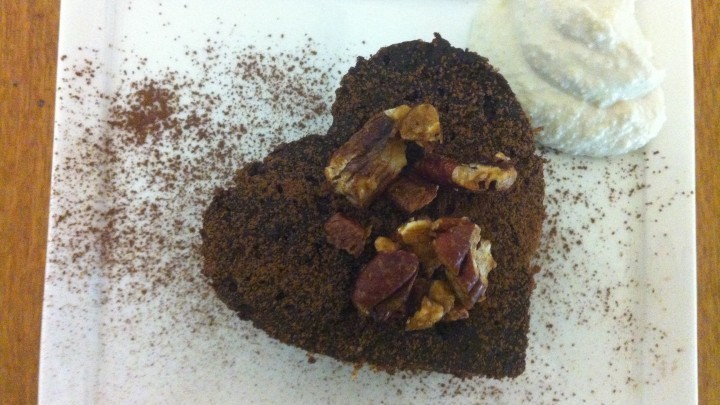 Decadent Clean Chocolate Brownie Hearts de Sweeter Life Club - Recipefy