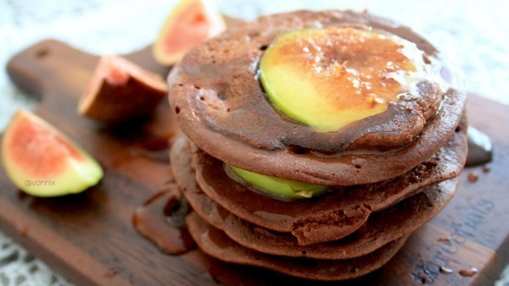 Chocolate Fig Pancakes di Sweeter Life Club - Recipefy