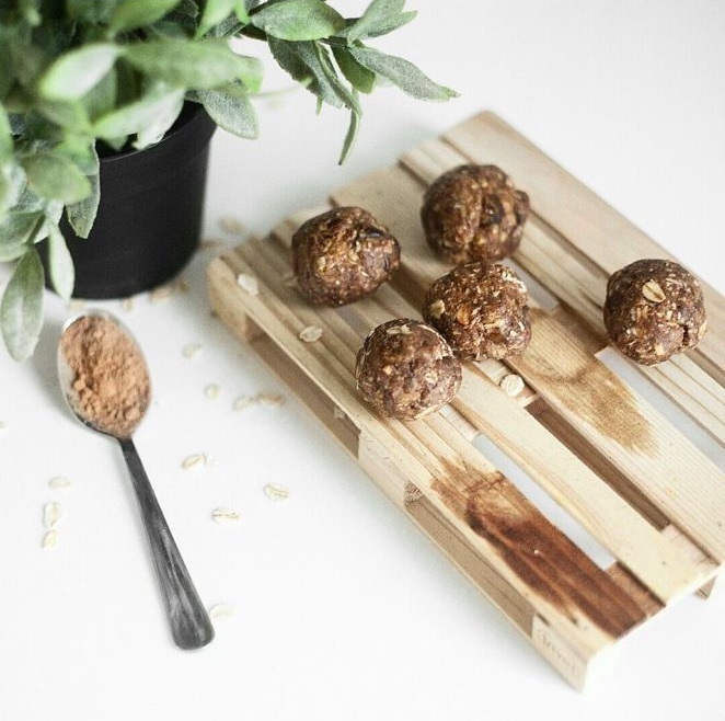Choc+vanilla Protein bites of Kim Flowers - Recipefy