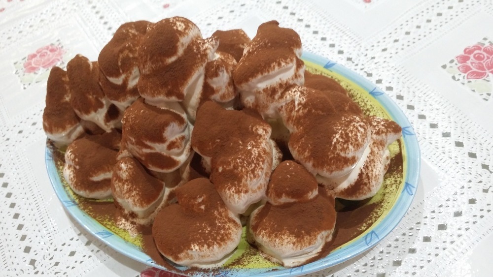 PROFITTEROLLES TIRAMISU DI MONTERSINO (con piccole modifiche) de clementina zambrini - Recipefy