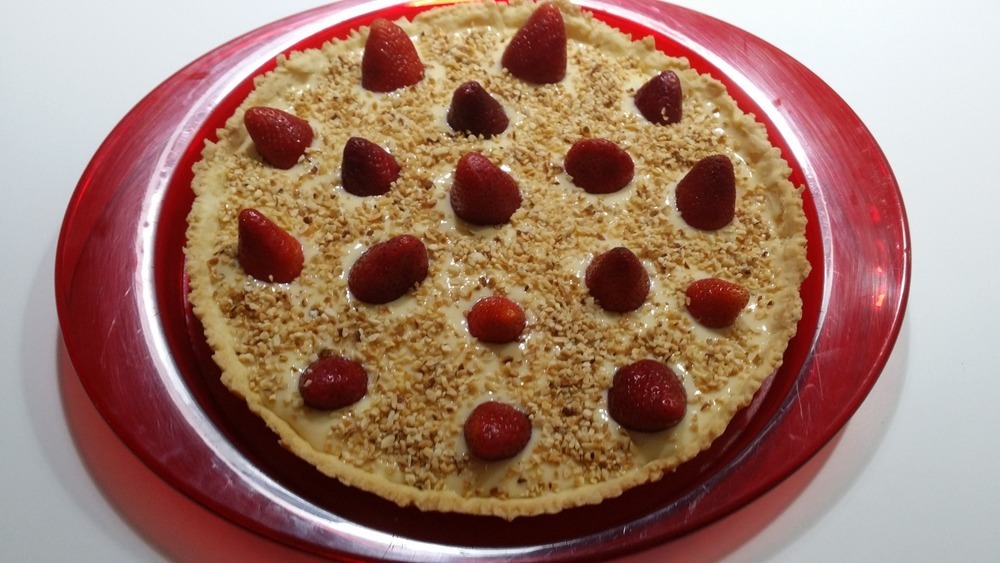 CROSTATA CON CREMA AL CIOCCOLATO BIANCO E FRAGOLE di clementina zambrini - Recipefy
